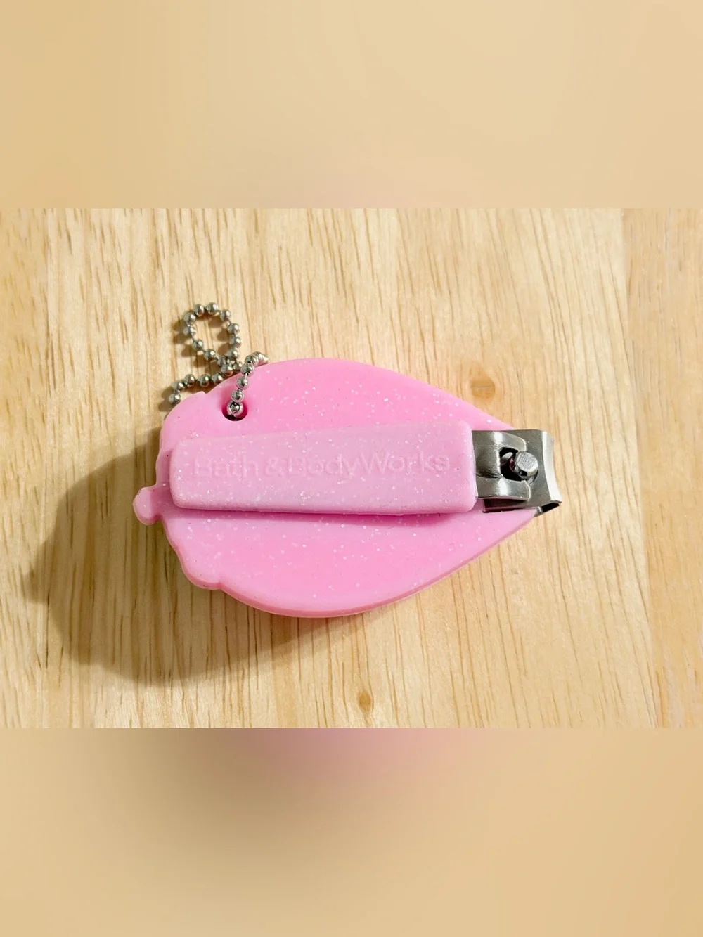 Bath & Body Works Strawberry Nail Clippers 2014 Rare Vintage BBW Keychain